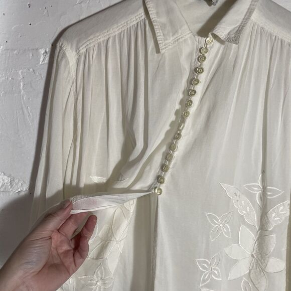 VTG Oversized White Embroidered Blouse Button Rayon Cotton Women’s Medium Boho - Picture 3 of 11